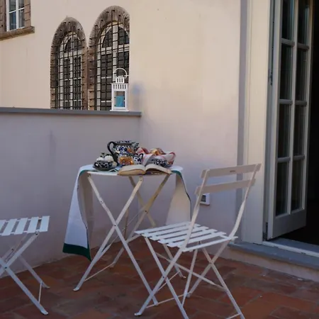 Walls Center Apartment Lucca