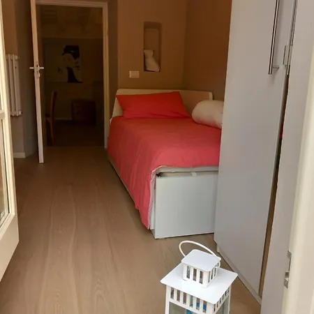 Apartment Walls Center *